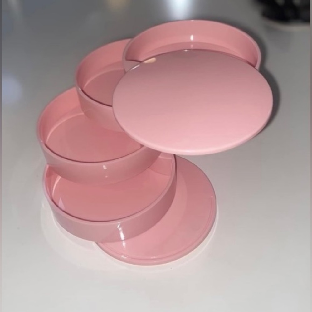 4 Layered Organizer with 360 Degree Rotating Holders for Jewelry/Small Items